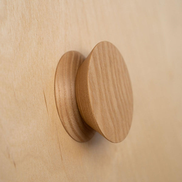 Yo-yo | Modern wooden door handle | IN-TERIA